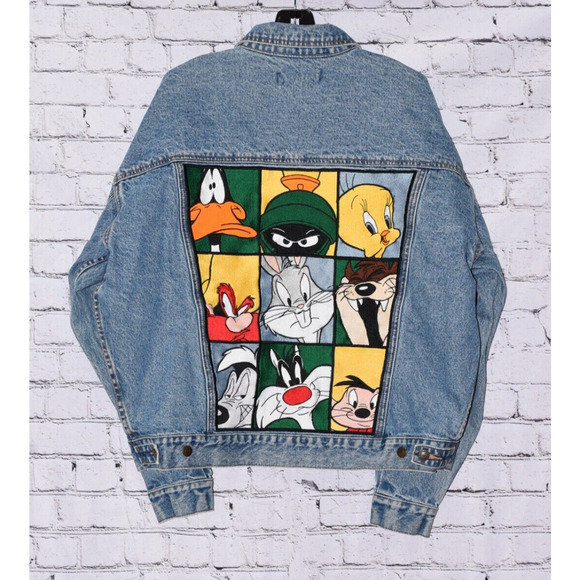 Vintage Warner Brothers Studios Jean Jacket Embroidered Looney Tunes Size Large - Picture 1 of 9